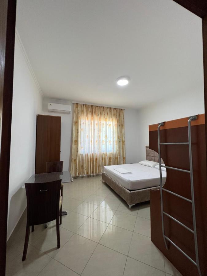 Guest House Il Palazzo Durres Exterior photo