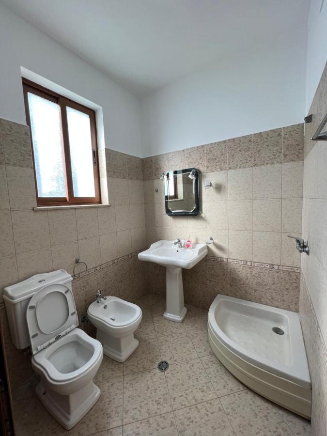 Guest House Il Palazzo Durres Exterior photo