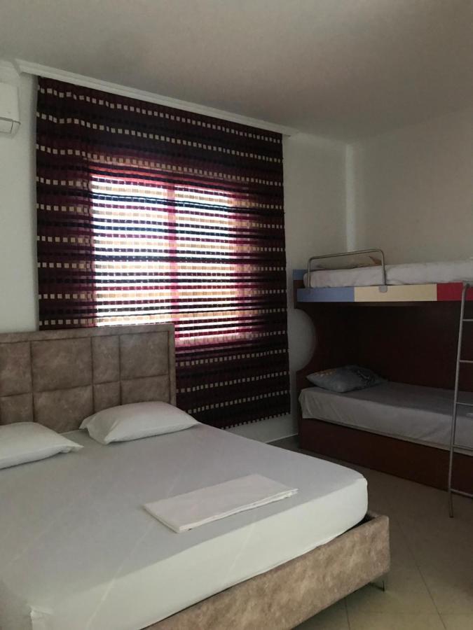 Guest House Il Palazzo Durres Exterior photo